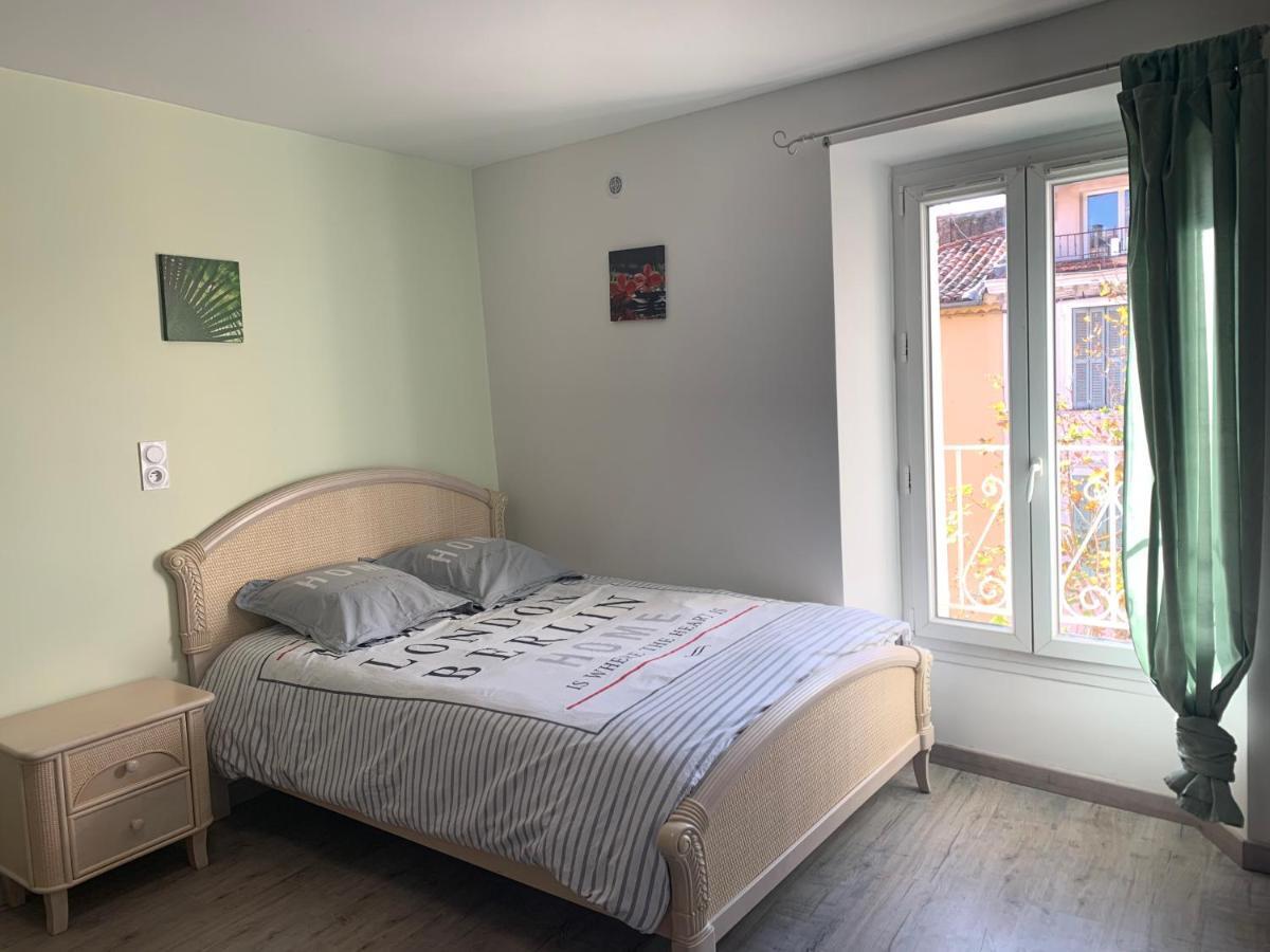 Formidable Studio Au Coeur Historique De Frejus Apartment Bagian luar foto