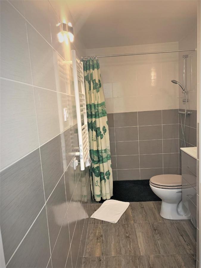 Formidable Studio Au Coeur Historique De Frejus Apartment Bagian luar foto