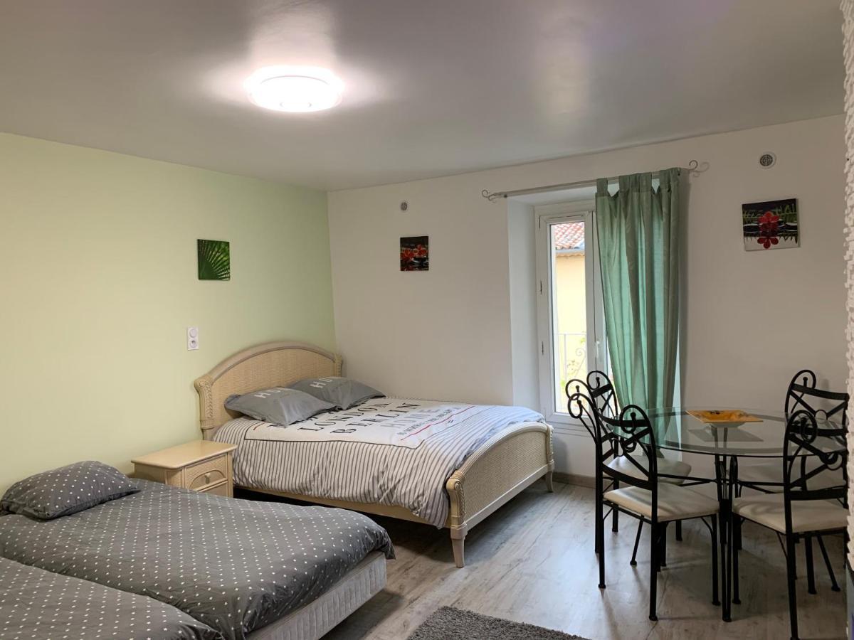Formidable Studio Au Coeur Historique De Frejus Apartment Bagian luar foto